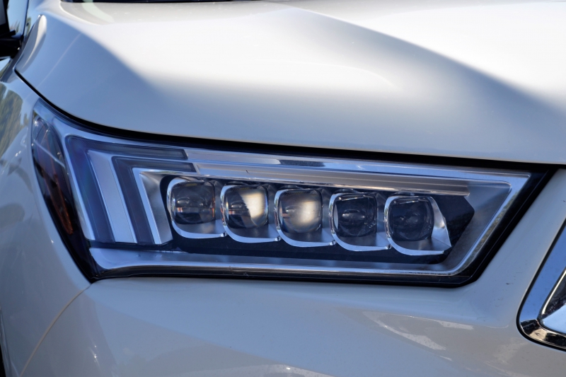 moto-CALLAS-min_acura-headlamp-2834131